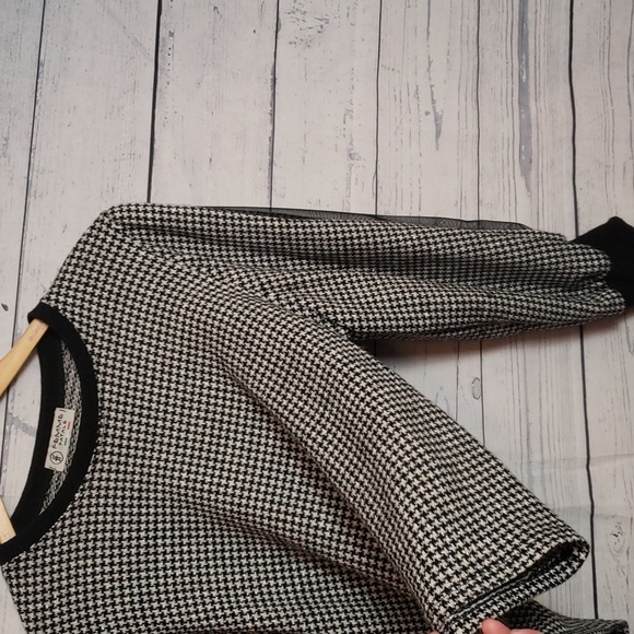 Femme Fatale Sweater with balloon sleeves - Picture 3 of 9